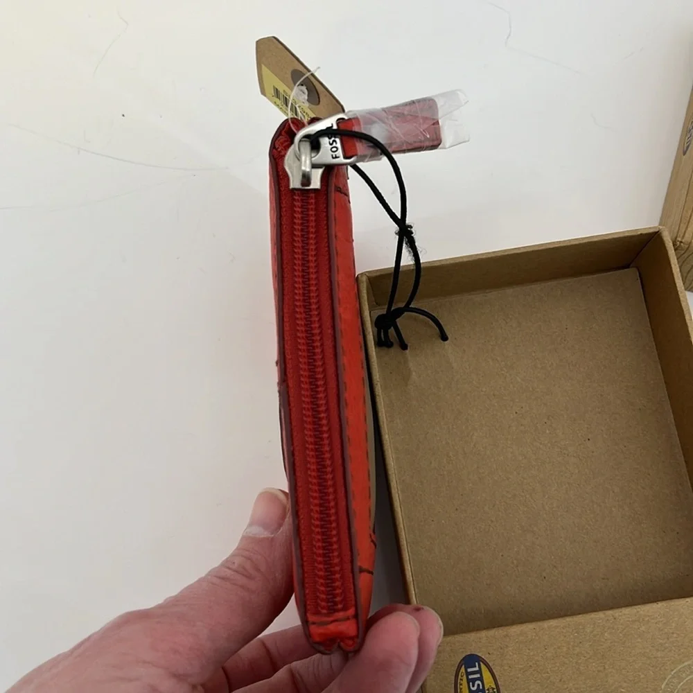 Fossil new box